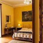 Palazzo Melluso Luxury לינה וארוחת בוקר