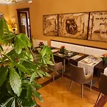 Palazzo Melluso Luxury לינה וארוחת בוקר 4*