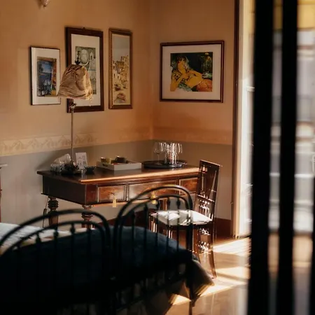 לינה וארוחת בוקר Palazzo Melluso Luxury