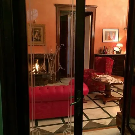 Palazzo Melluso Luxury לינה וארוחת בוקר 4*