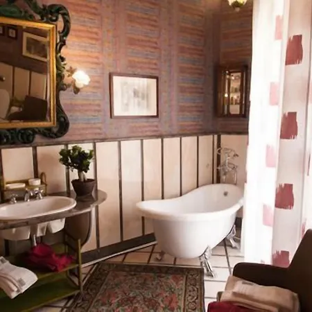 Palazzo Melluso Luxury Bed and breakfast