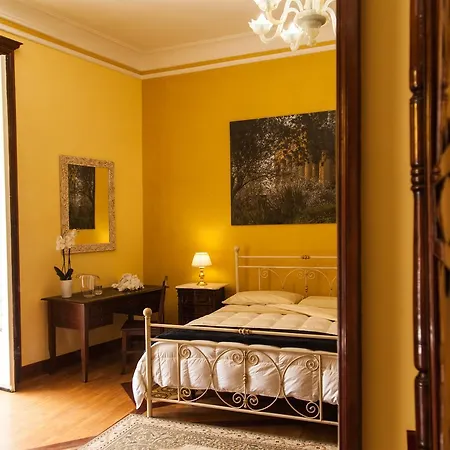 Palazzo Melluso Luxury Bed and breakfast