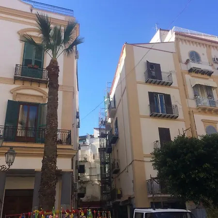 Palazzo Melluso Luxury Bed and breakfast